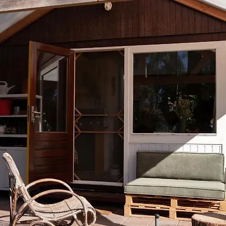 Knus Boshuisje Onder De Eiken Vakantiehuis