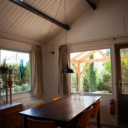 Knus Boshuisje Onder De Eiken Vakantiehuis